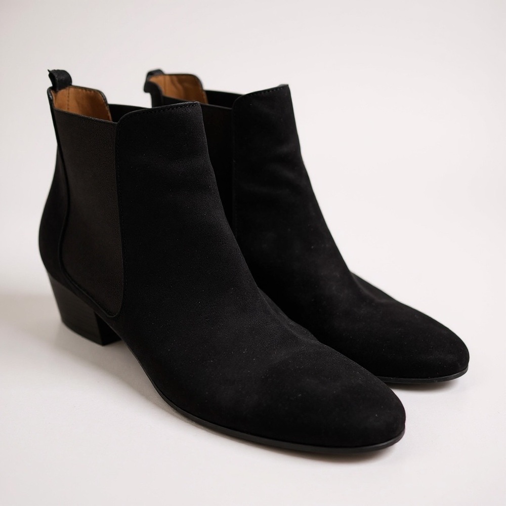 Aquatalia Women’s Jaelynn Black Suede Ankle Boots Size 8.5